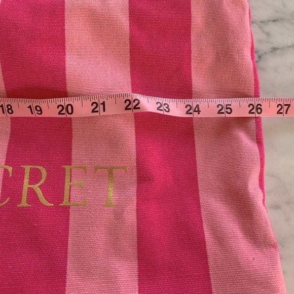 Victoria’s Secret classic oversized weekender cotton|canvas zipper & 2 pouches - Picture 7 of 10